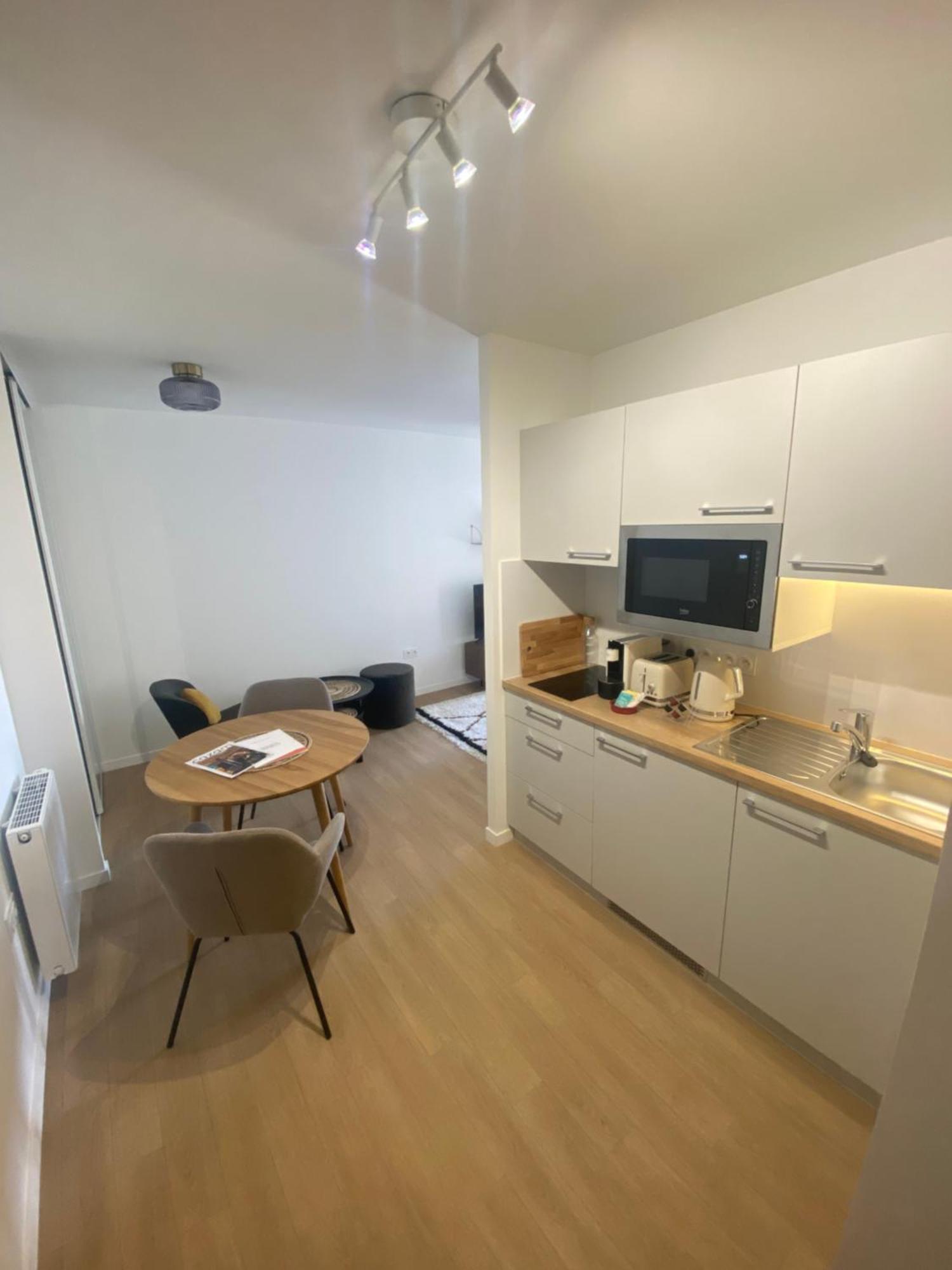Cazam Paris Saint Ouen Aparthotel ภายนอก รูปภาพ